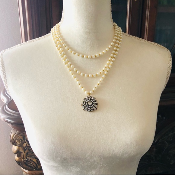 Handcrafted cream Czech Pearl genuine emerald gemstone clasp necklace - Picture 2 of 12